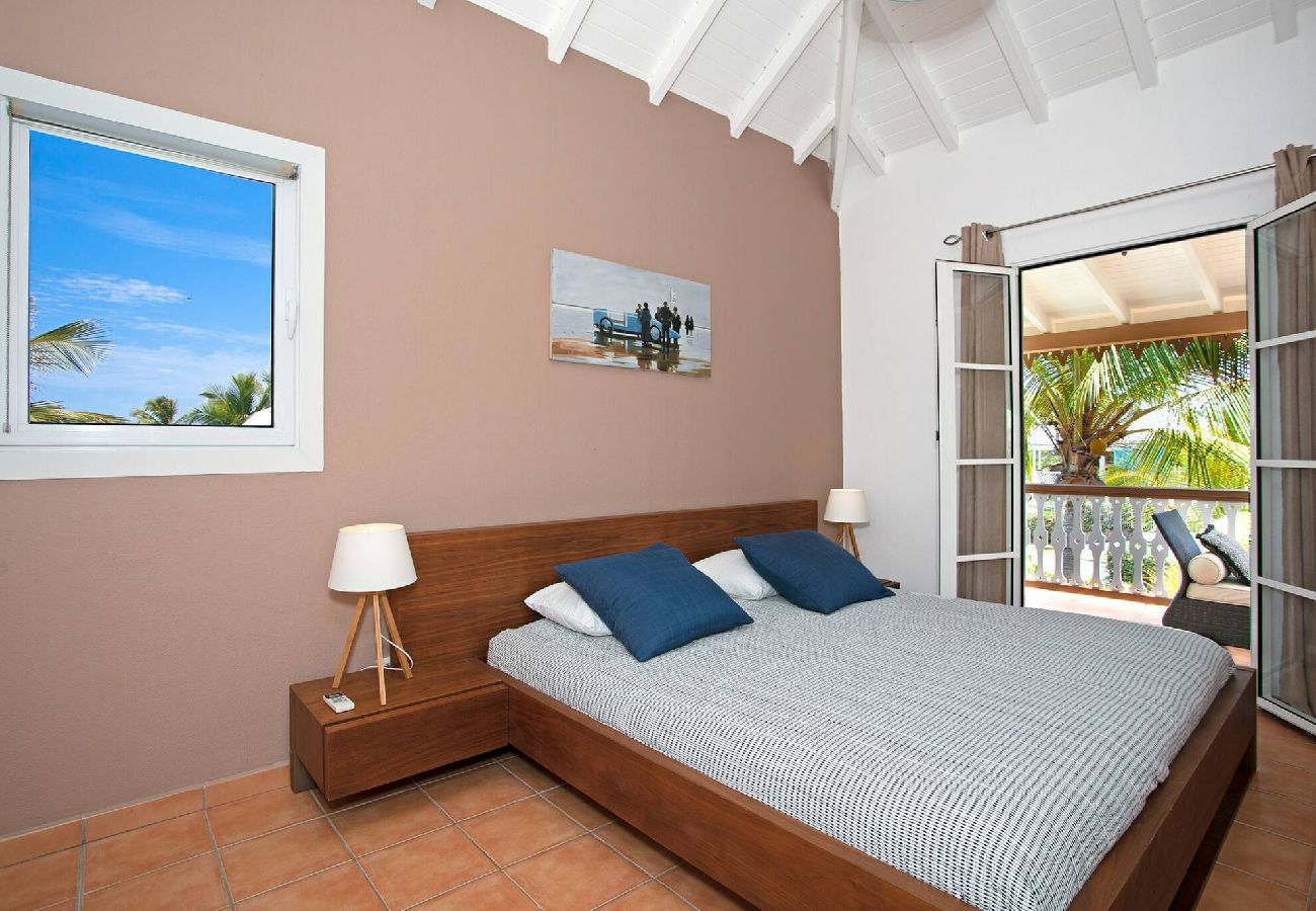 Villa à Baie orientale - Macassi 4, maison avec piscine a 2 pas de la plage