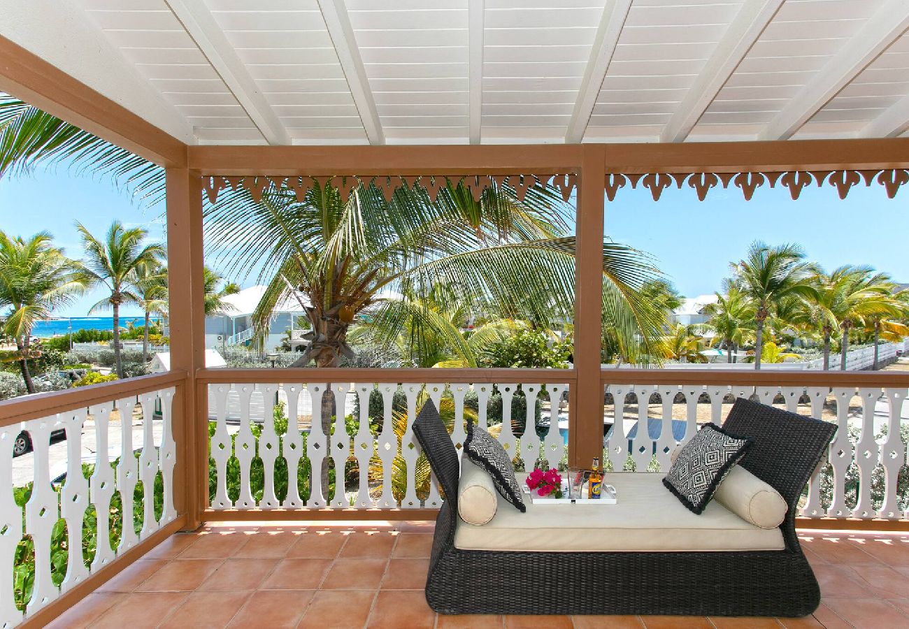 Villa à Baie orientale - Macassi 4, maison avec piscine a 2 pas de la plage