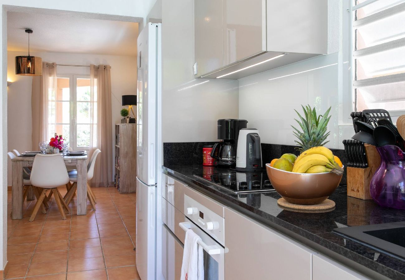 Villa à Baie orientale - Macassi 4, maison avec piscine a 2 pas de la plage