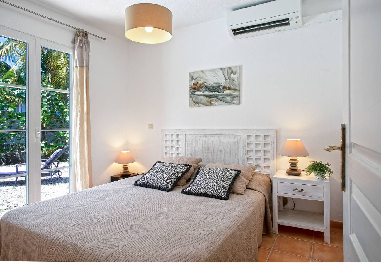 Villa à Baie orientale - Macassi 4, maison avec piscine a 2 pas de la plage