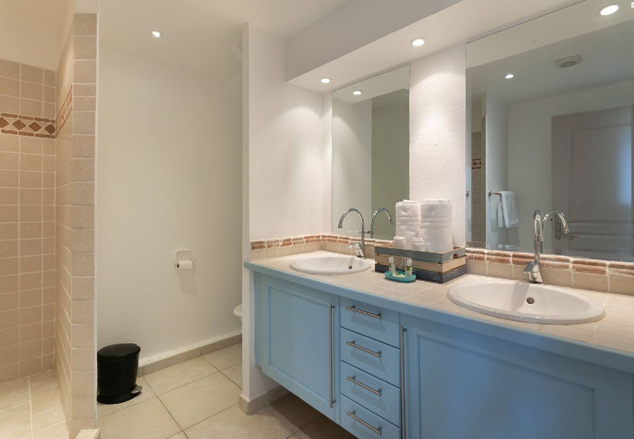 Appartement à Baie orientale - Appartement Neptune, bord de plage Baie Orientale