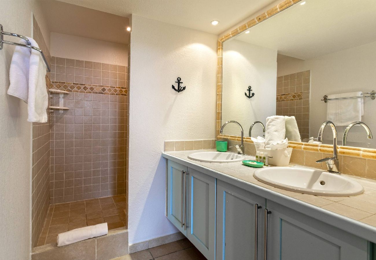 Appartement à Baie orientale - Appartement Neptune, bord de plage Baie Orientale