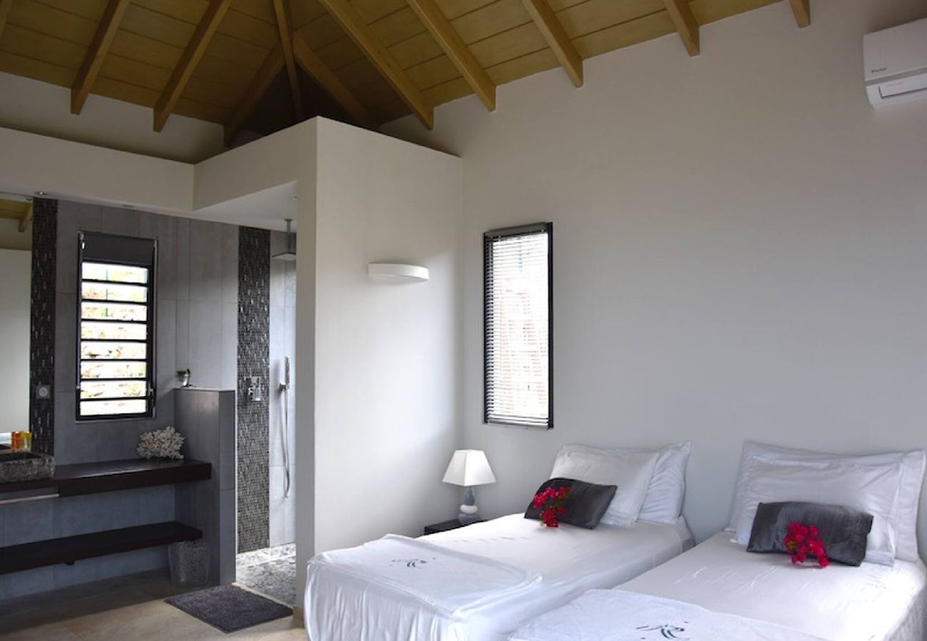 Villa à Baie orientale - Villa Indigo Pearl : Vue et raffinement OrientBay