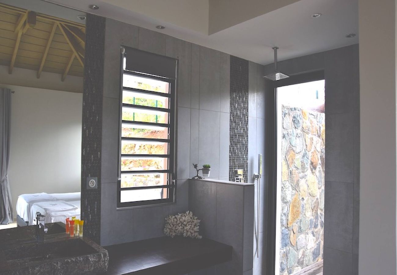 Villa à Baie orientale - Villa Indigo Pearl : Vue et raffinement OrientBay