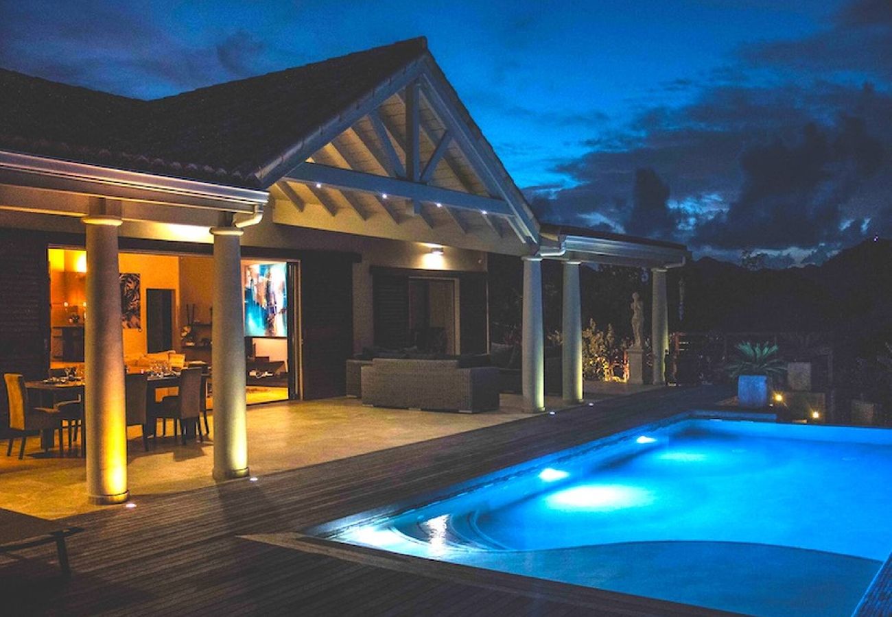 Villa à Baie orientale - Villa Indigo Pearl : Vue et raffinement OrientBay