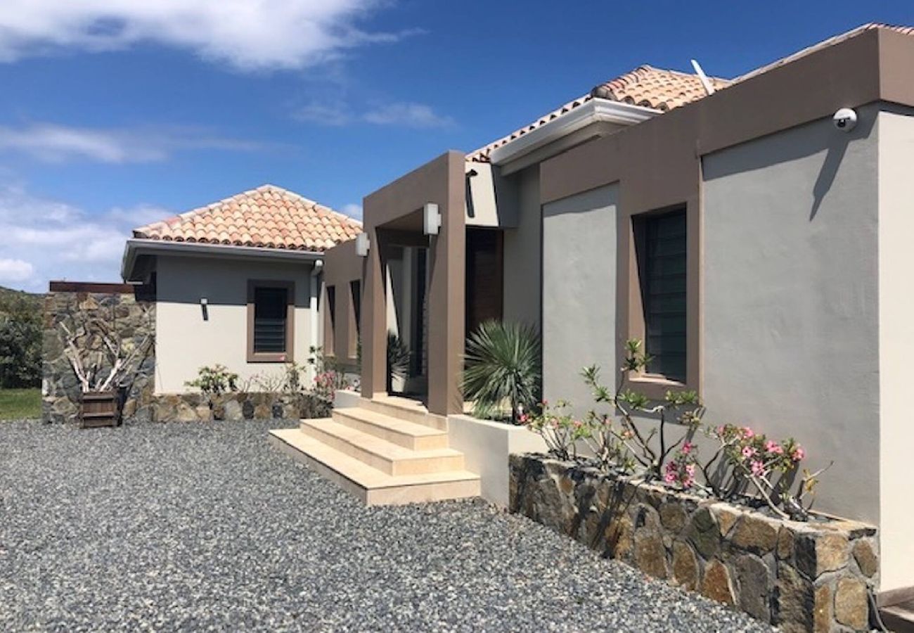 Villa à Baie orientale - Villa Indigo Pearl : Vue et raffinement OrientBay