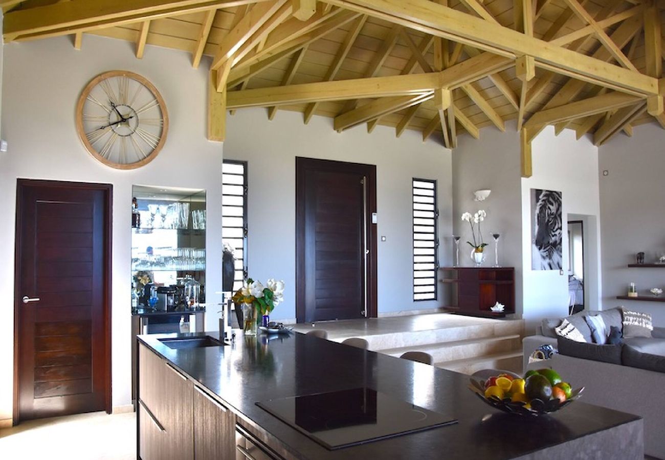 Villa à Baie orientale - Villa Indigo Pearl : Vue et raffinement OrientBay