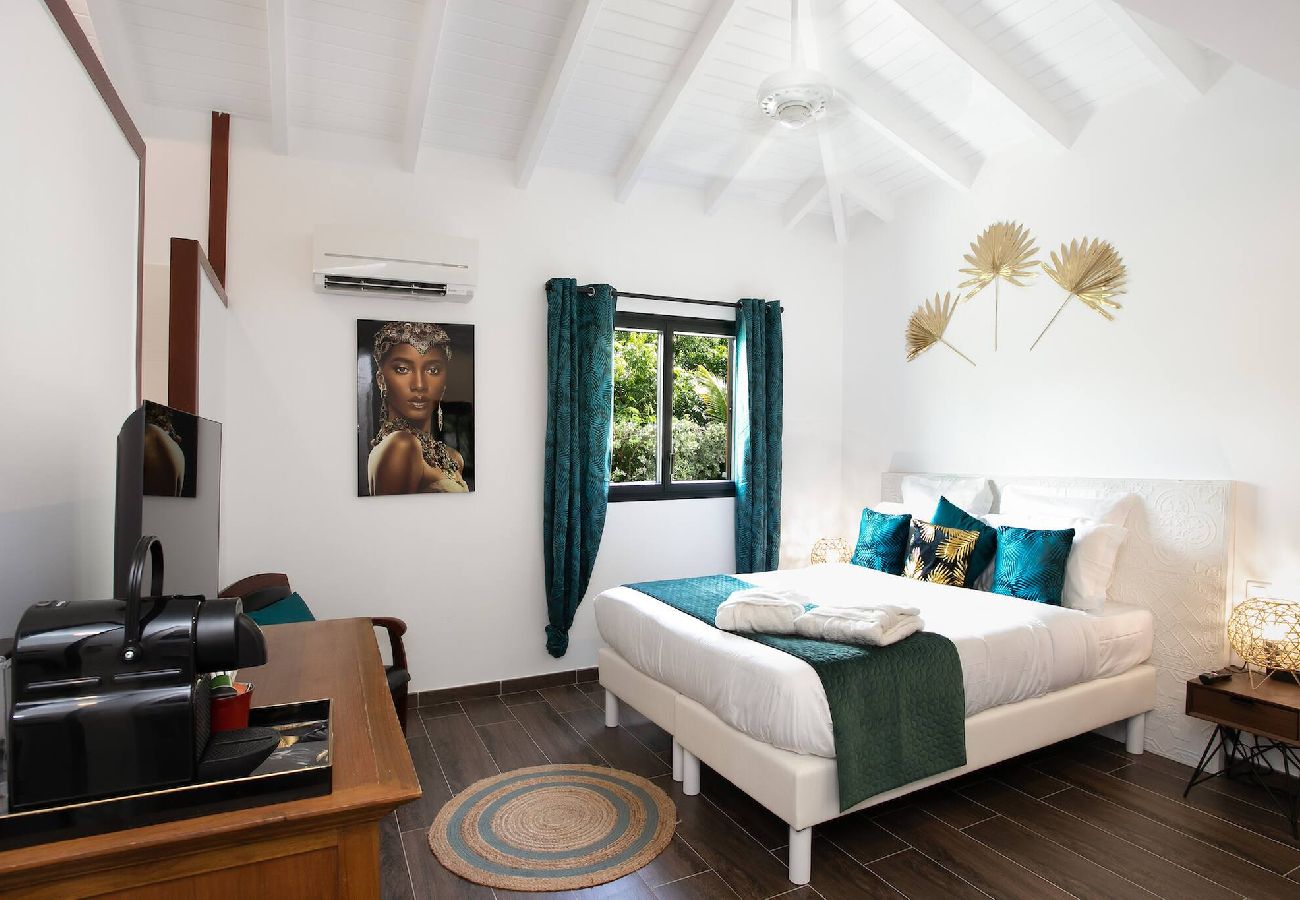 Villa à Anse Marcel - Villa Saba vacances de rêve entre mer et montagnes