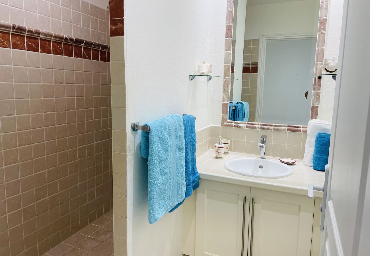 Appartement à Baie orientale - Costa Turquoise vue mer