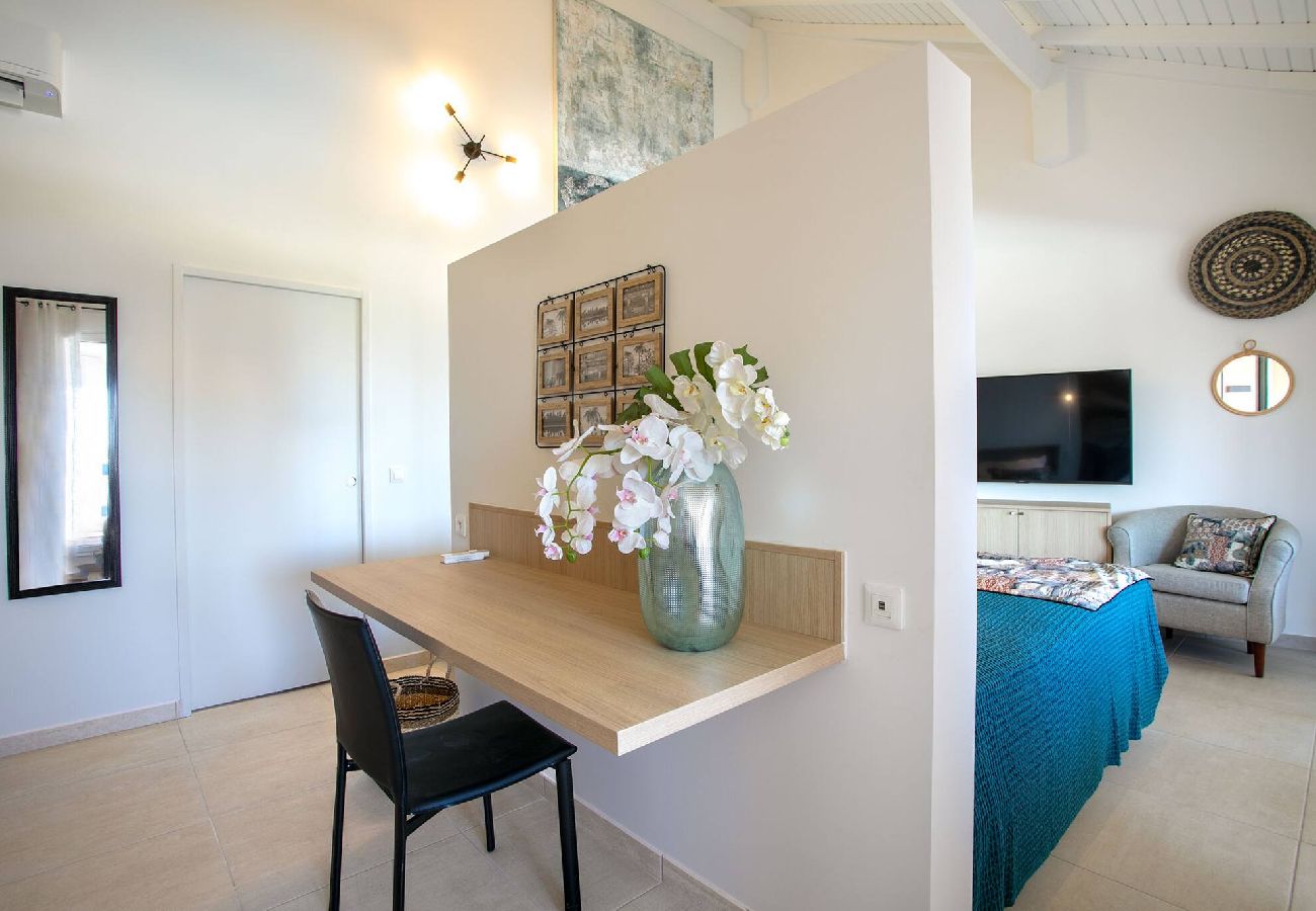 Apartment in Orient Bay - Caribbean Riviera 4 : confort les pieds dans l´eau