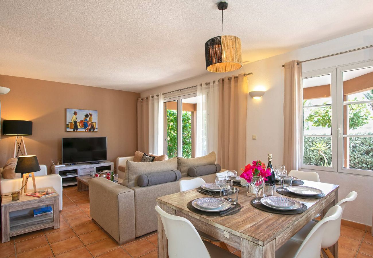 Villa in Orient Bay - Macassi 4, maison avec piscine a 2 pas de la plage