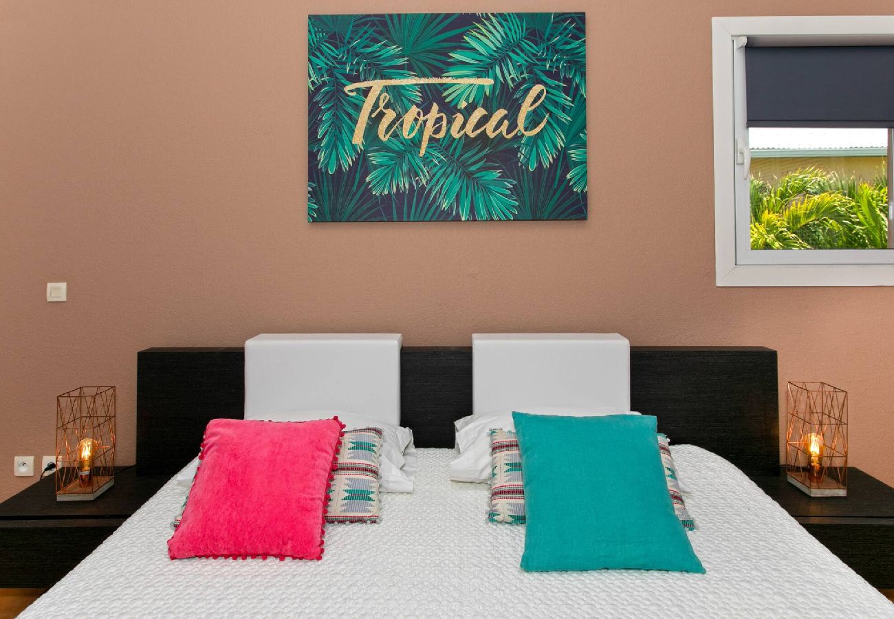 Villa in Orient Bay - Macassi 4, maison avec piscine a 2 pas de la plage