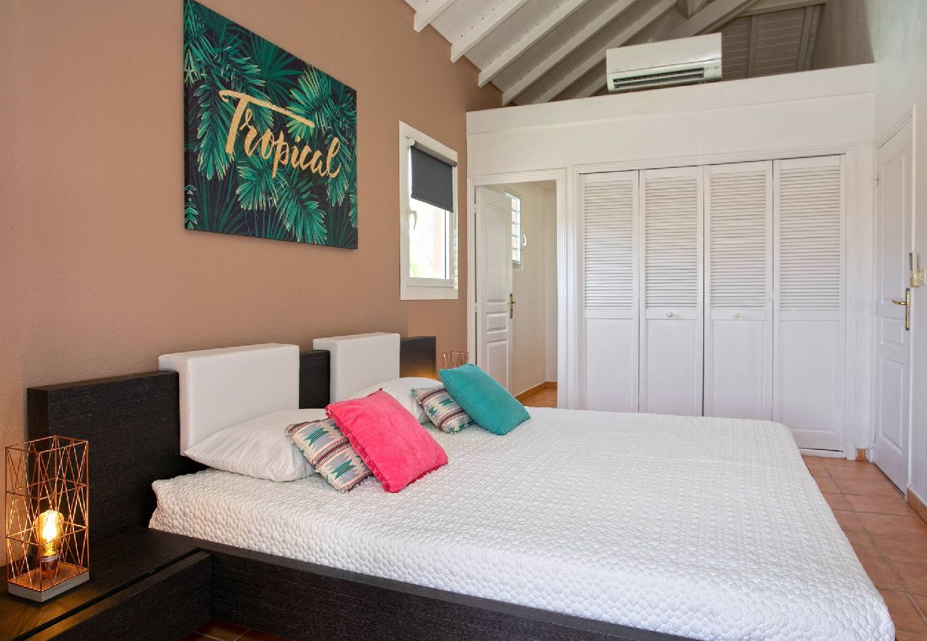 Villa in Orient Bay - Macassi 4, maison avec piscine a 2 pas de la plage