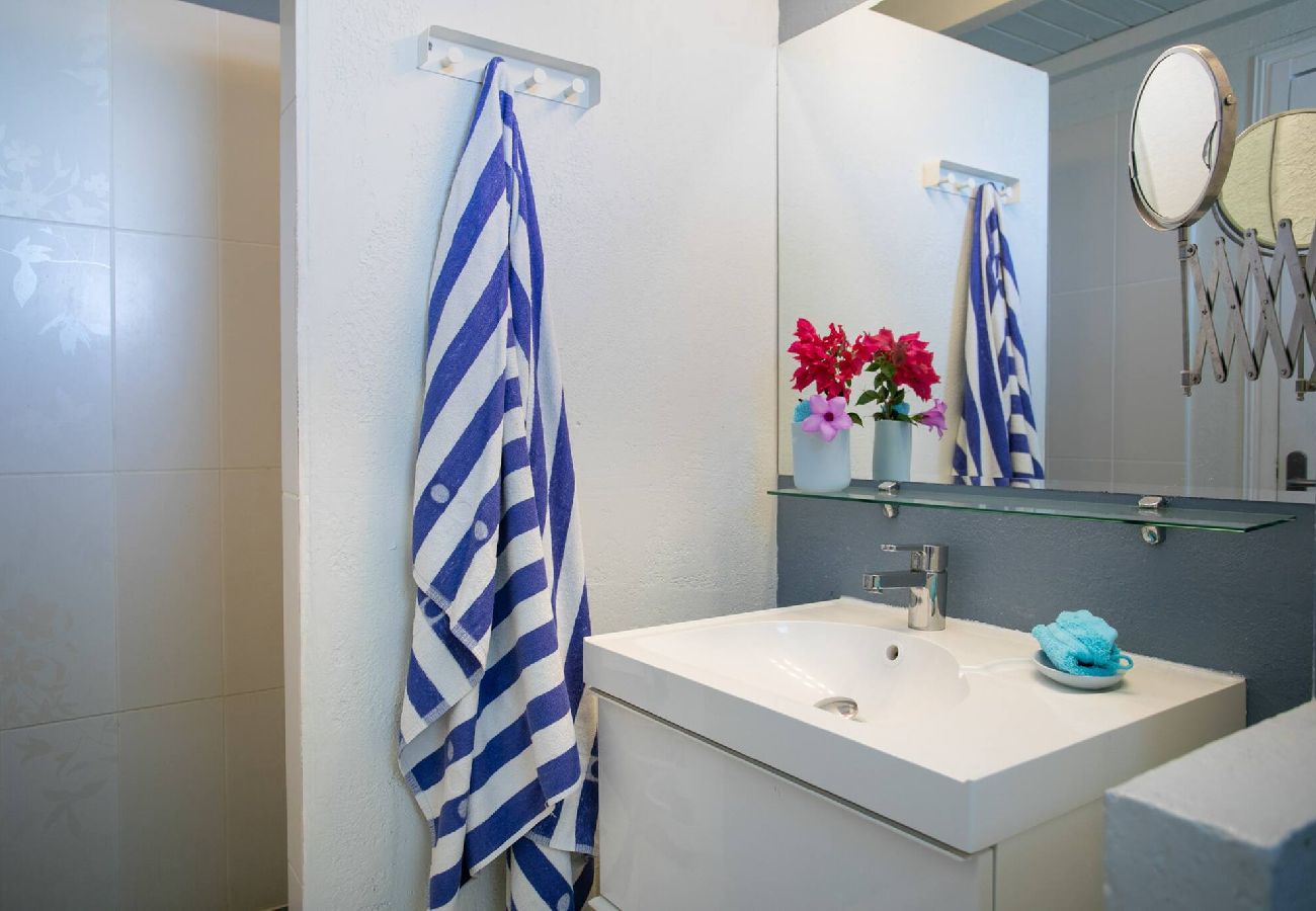 Apartment in Orient Bay - Beach loft, vue mer plage Baie Orientale