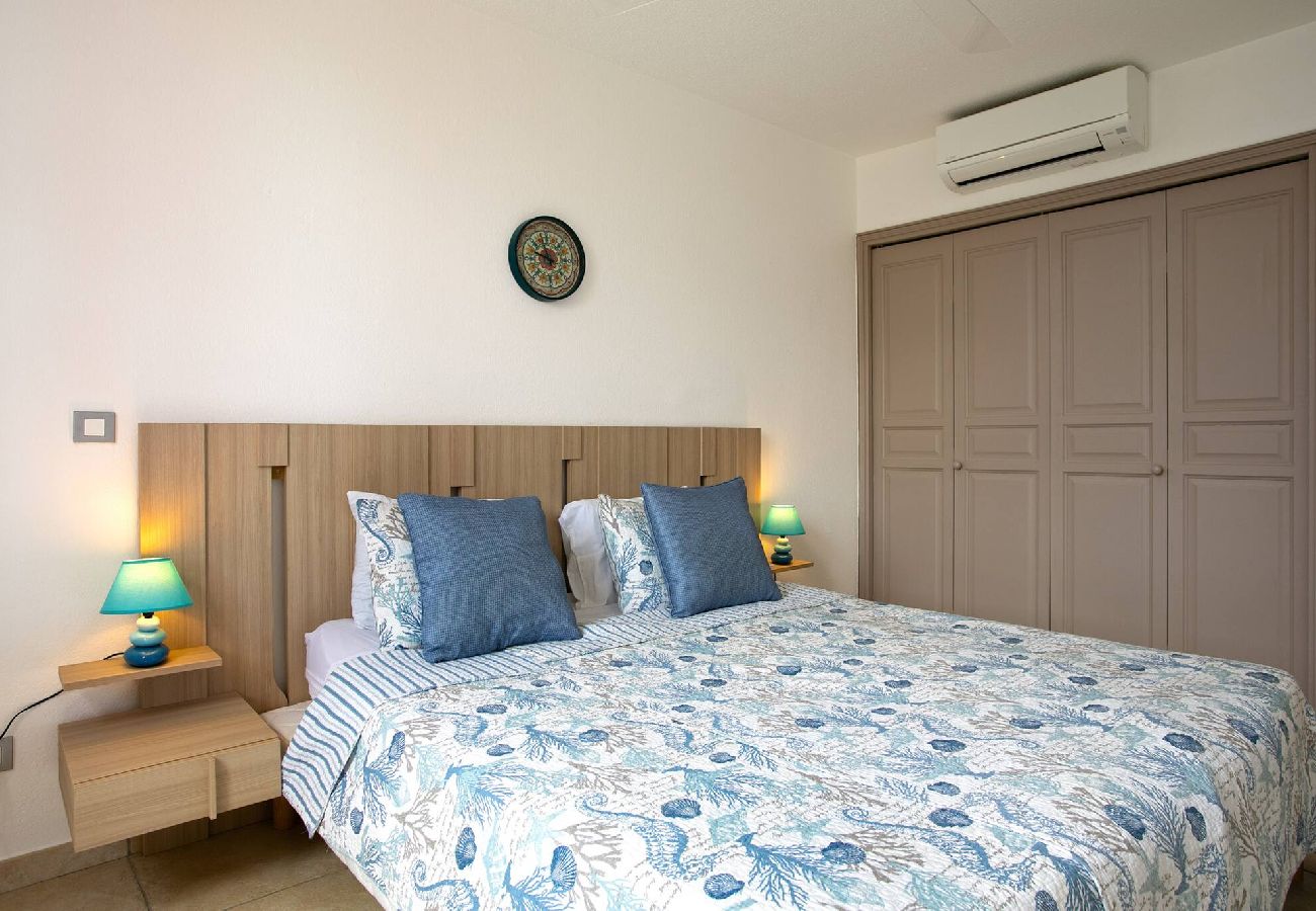 Apartment in Orient Bay - Appartement Neptune, bord de plage Baie Orientale