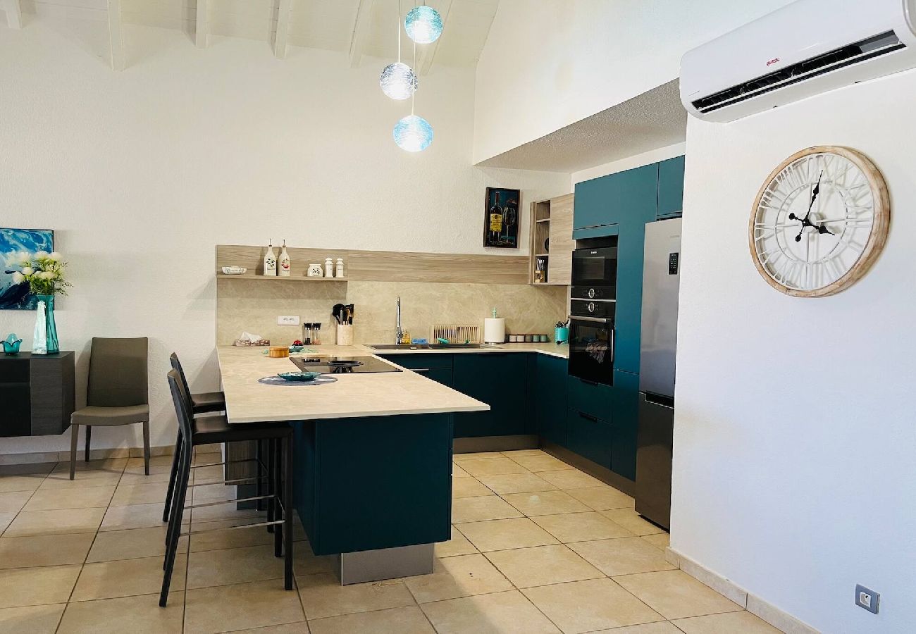 Apartment in Orient Bay - Appartement Neptune, bord de plage Baie Orientale